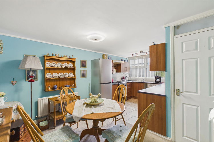 Dining Kitchen - Picture 4 of 19