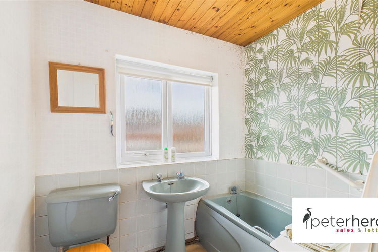 Bathroom - Picture 11 of 13