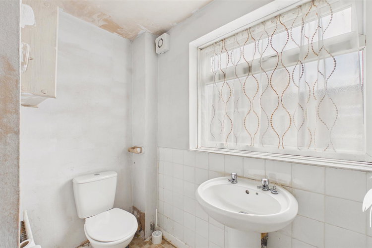 Bathroom - Picture 13 of 15