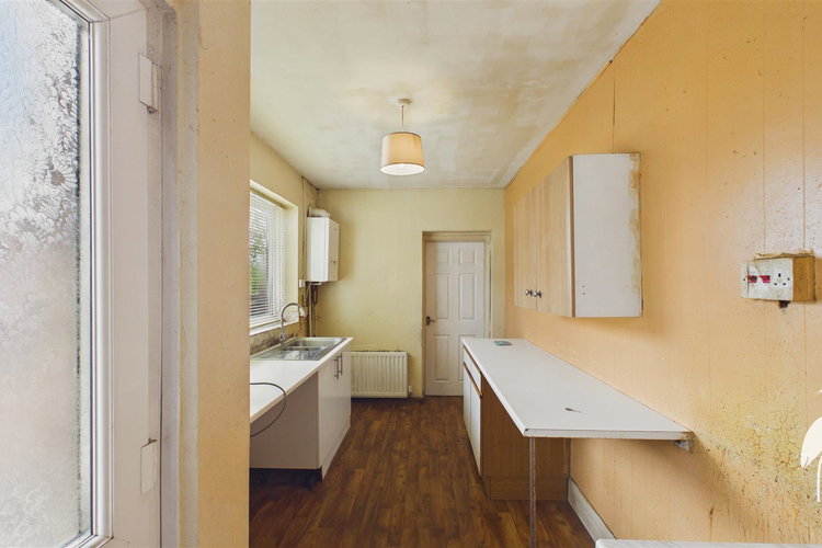 Kitchen - Picture 4 of 15