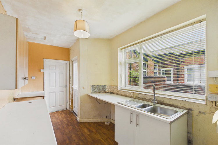Kitchen - Picture 6 of 15