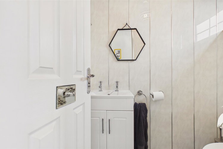 Cloakroom/WC - Picture 15 of 33