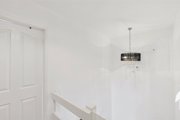 First Floor Landing - Picture 18 of 33