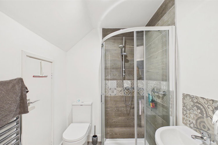 En Suite Shower Room - Picture 21 of 33