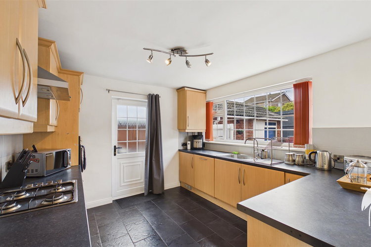 Open Plan Kitchen and Dining Space - Picture 10 of 33