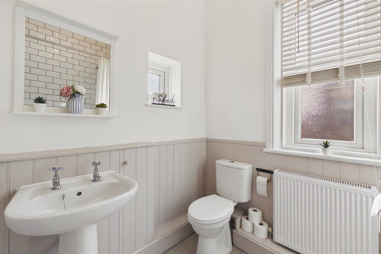 Bathroom - Picture 14 of 16