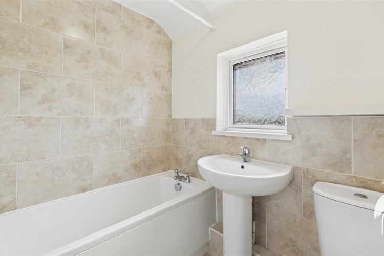 Bathroom - Picture 10 of 12