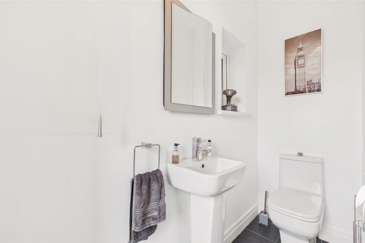 Ground Floor WC - Picture 8 of 18