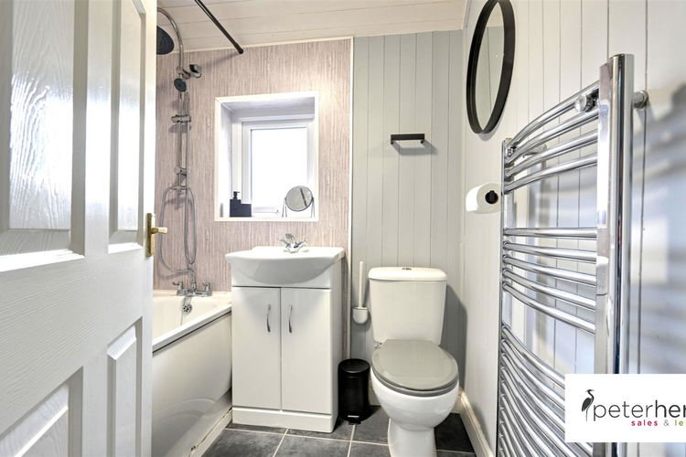 Bathroom - Picture 12 of 15