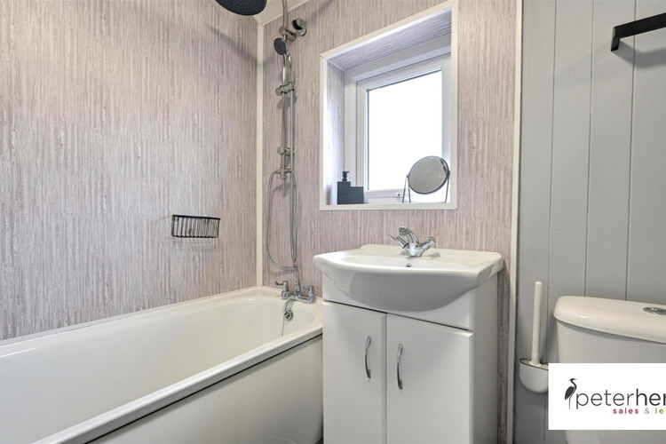 Bathroom - Picture 13 of 15