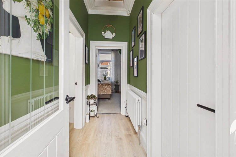 Hall - Picture 13 of 18