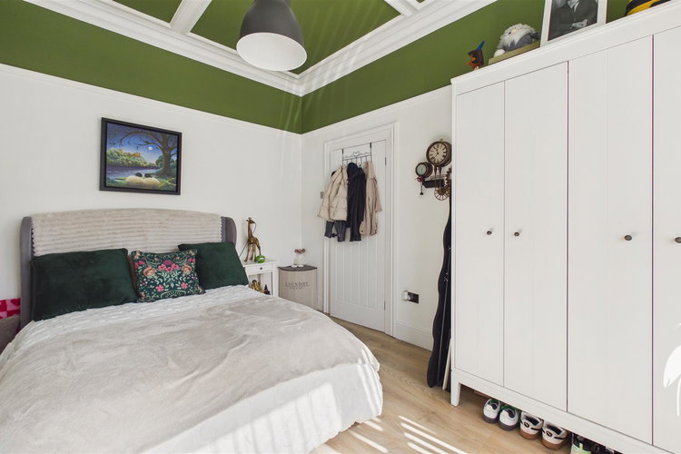 Bedroom 1 - Picture 8 of 18