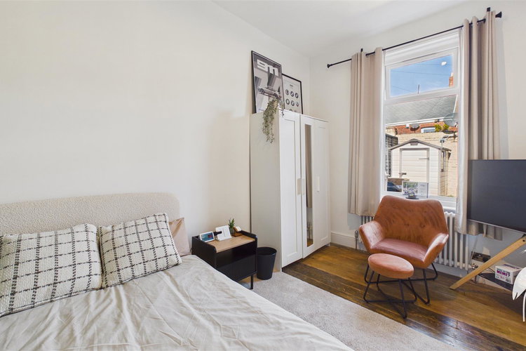 Bedroom 2 - Picture 9 of 18