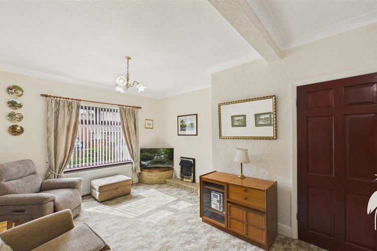 Open Plan Lounge & Diner - Picture 2 of 25