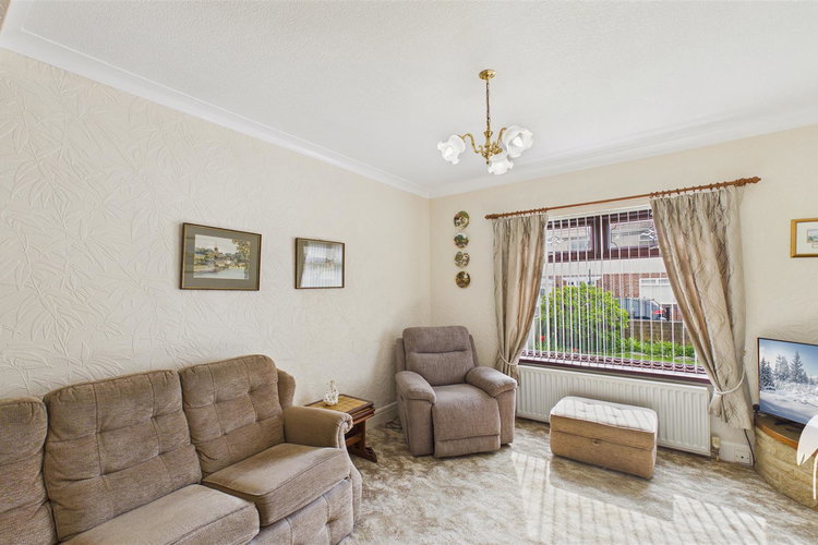 Open Plan Lounge & Diner - Picture 3 of 25