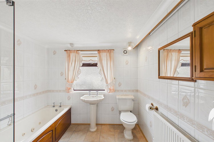 Bathroom - Picture 21 of 25