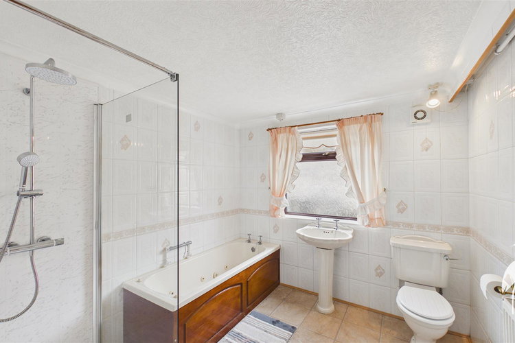 Bathroom - Picture 22 of 25