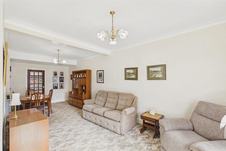 Open Plan Lounge & Diner - Picture 4 of 25