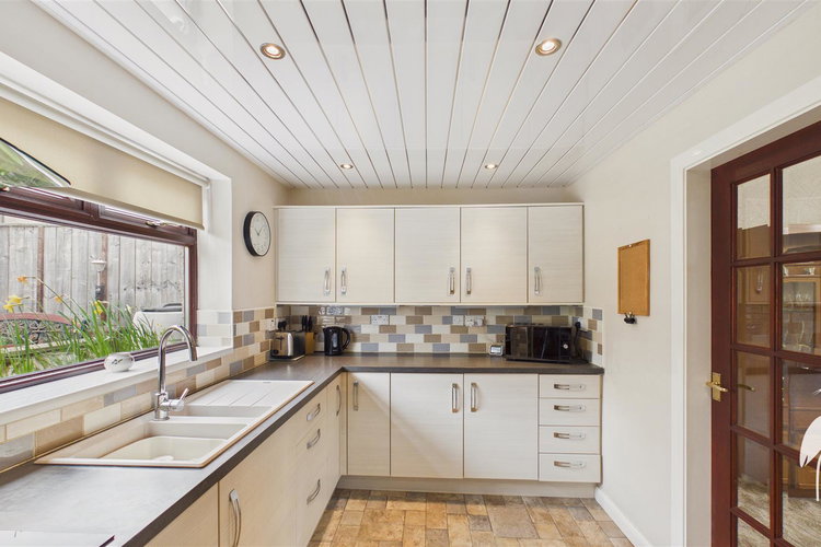 Kitchen - Picture 8 of 25