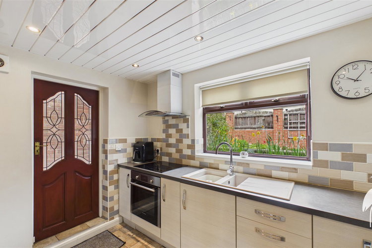 Kitchen - Picture 9 of 25