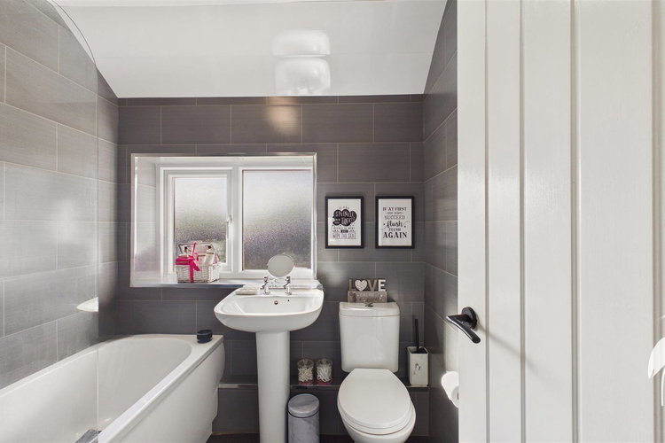 Bathroom - Picture 15 of 18