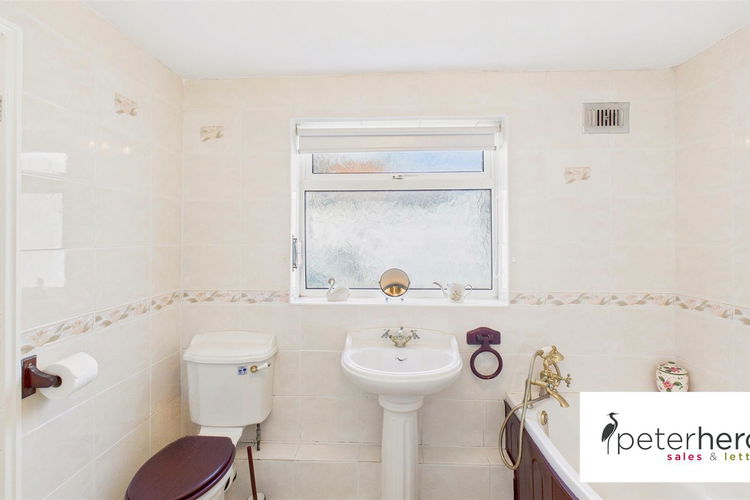 Bathroom - Picture 7 of 14
