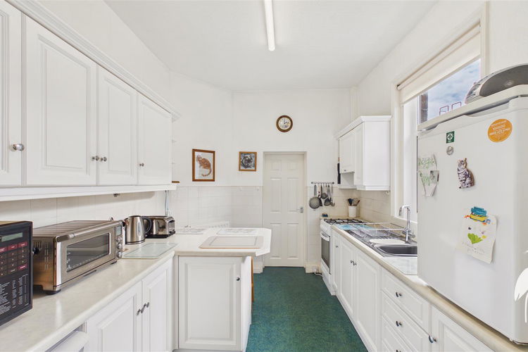 Kitchen - Picture 5 of 19