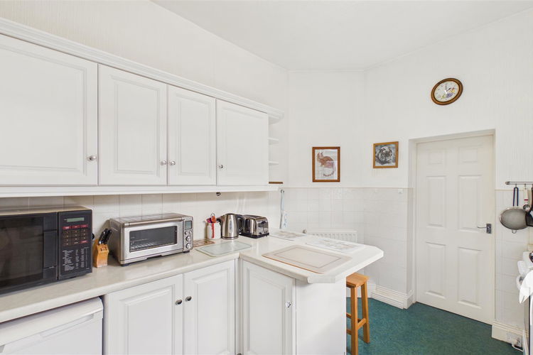 Kitchen - Picture 7 of 19