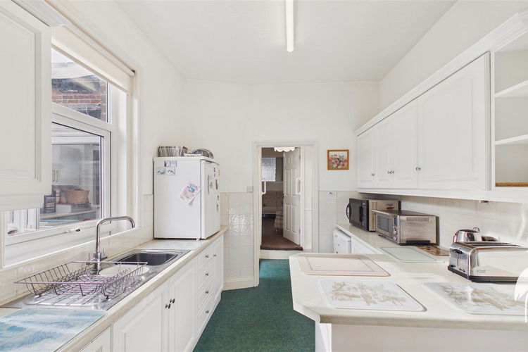 Kitchen - Picture 8 of 19