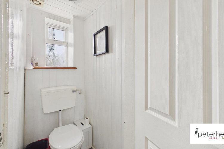 WC - Picture 6 of 14