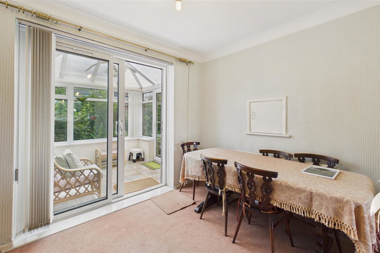 Dining Room - Picture 4 of 18