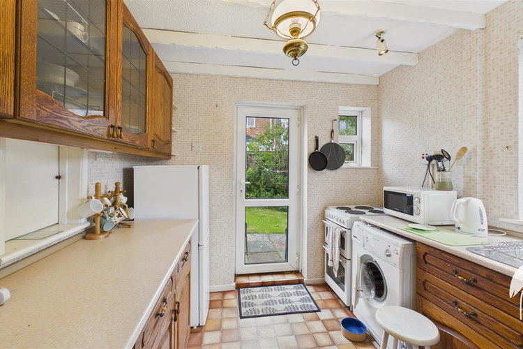 Kitchen - Picture 7 of 18