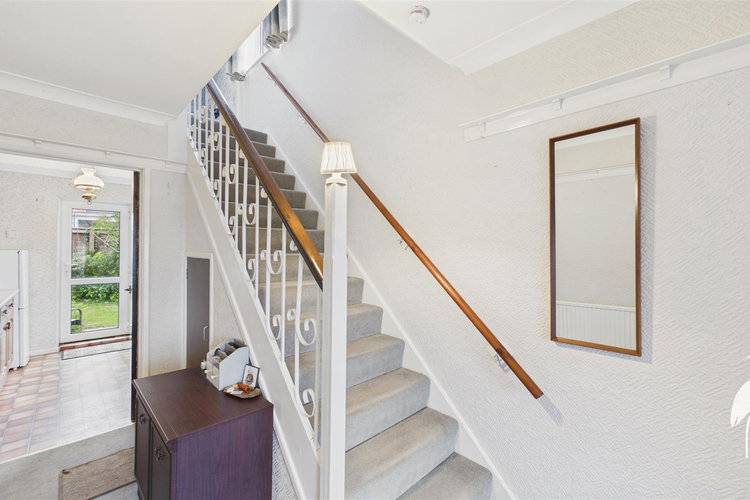 Hall - Picture 9 of 18