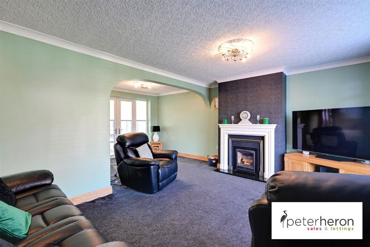 Lounge - Picture 4 of 17