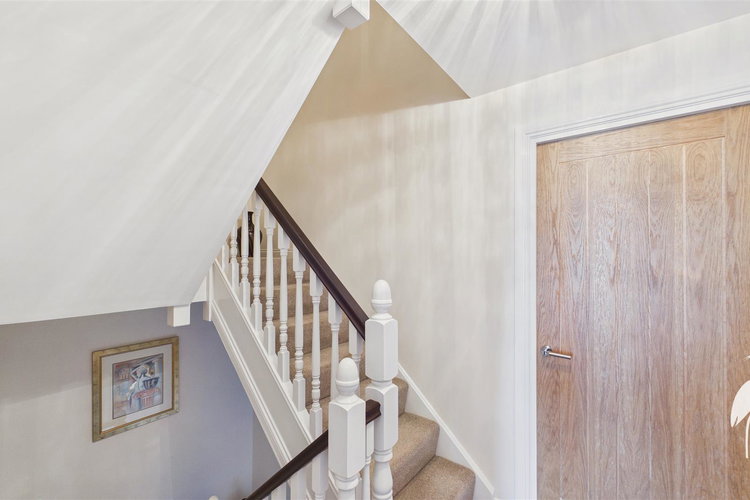 First Floor Landing - Picture 16 of 33