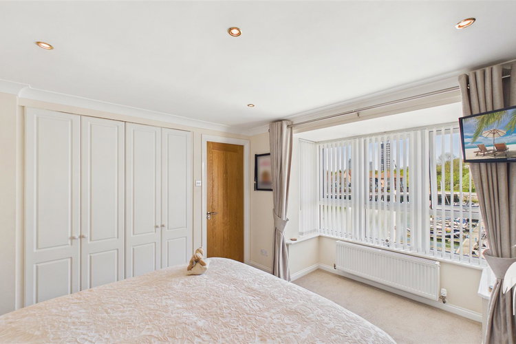 Bedroom 1 - Picture 19 of 33