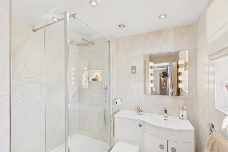 En-Suite Shower Room - Picture 21 of 33