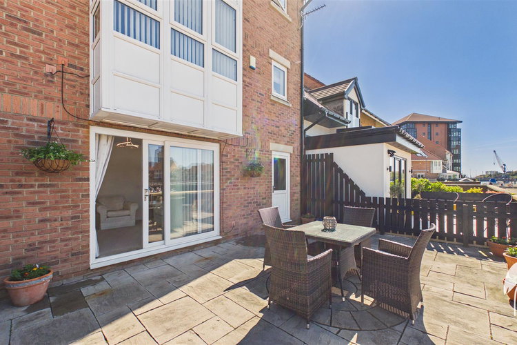 Outside - Picture 30 of 33