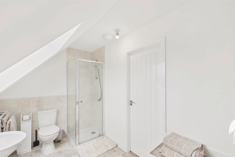 En Suite Shower Room - Picture 23 of 27