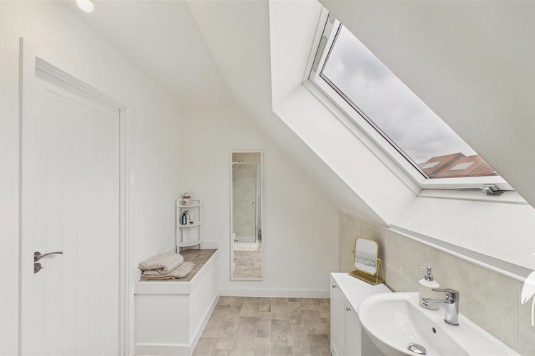 En Suite Shower Room - Picture 24 of 27