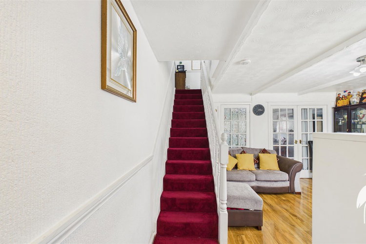 Entrance Hall - Picture 8 of 17