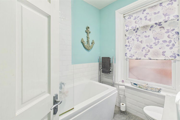 Bathroom - Picture 16 of 20