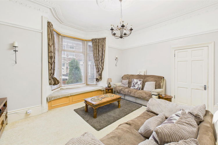 Lounge - Picture 3 of 20