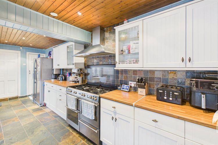 Kitchen - Picture 6 of 20