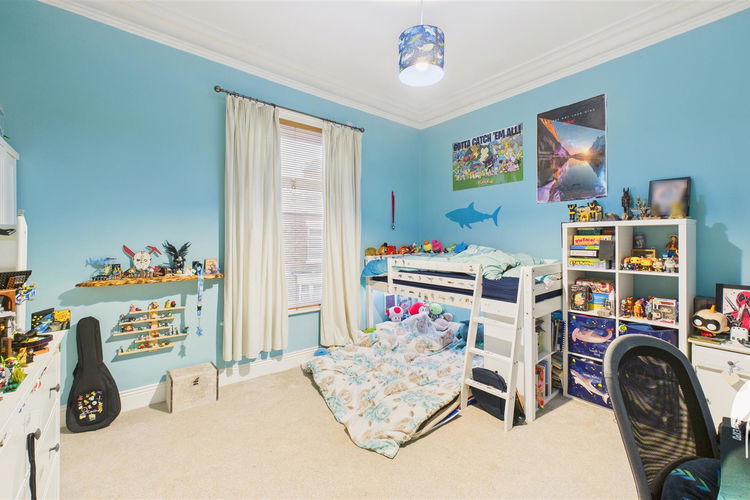 Bedroom 1 - Picture 10 of 20