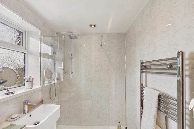 Shower Room - Picture 21 of 28