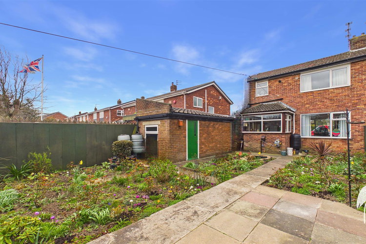 Outside - Picture 25 of 28