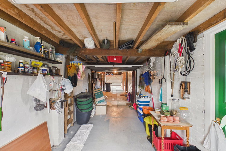 Garage - Picture 26 of 28