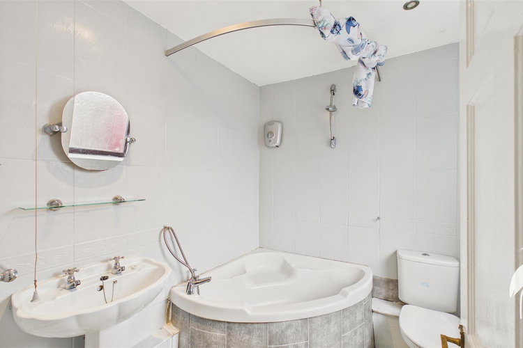 Bathroom - Picture 11 of 18