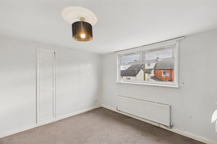 Bedroom 1 - Picture 12 of 18